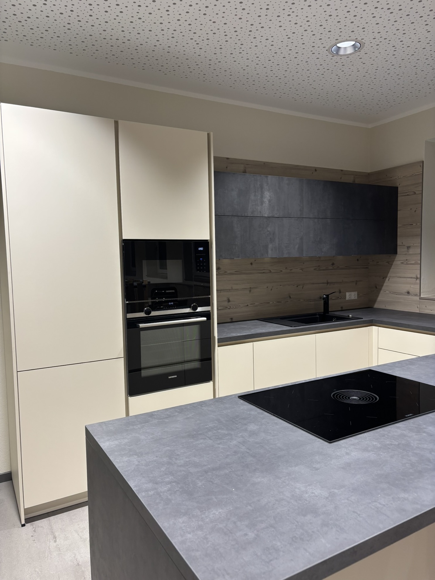 Christophorus Frauenkirchen Stützpunkt - Detail 4 Christophorus Frauenkirchen Stützpunkt - Detail 4